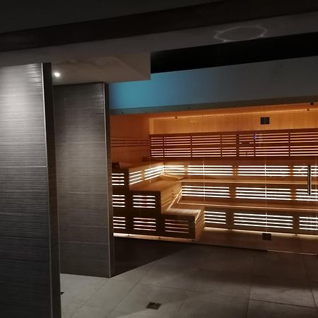 阿斯托里亚格兰酒店 拉瓦罗内 外观 照片